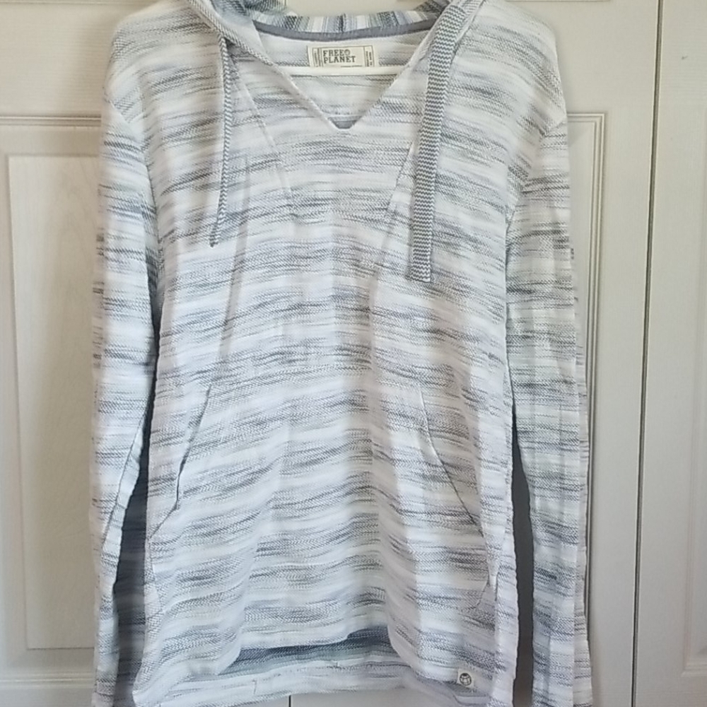 Long sleeve shirt/ light sweatshirt NWOT